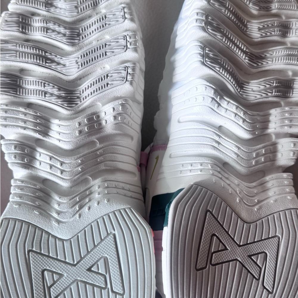 BRAND NEW- Nike Women’s White and Pink Sneakers with Blue Accents - Picture 3 of 5